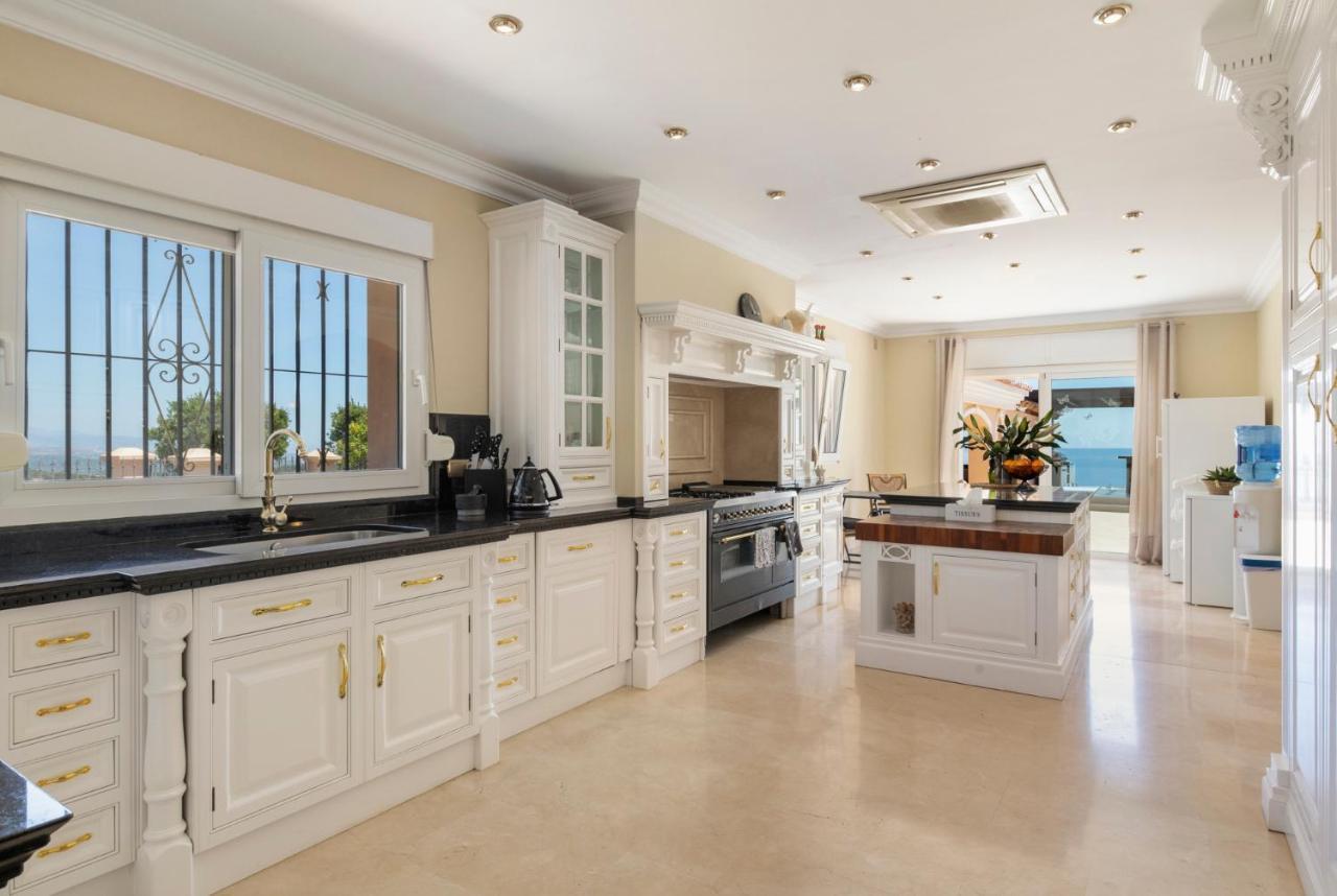 Luxury Villa Bellagio Estepona (Adults Only) Eksteriør billede